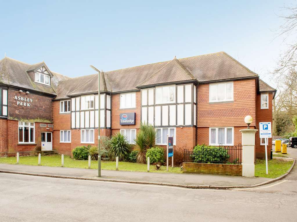 Travelodge Walton On Thames Exterior photo